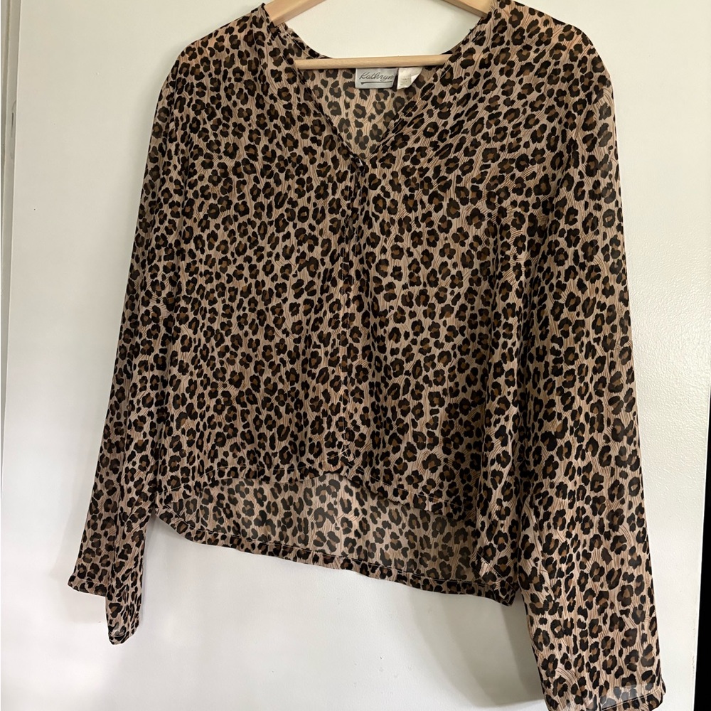 Chic Leopard Print V-Neck Blouse
